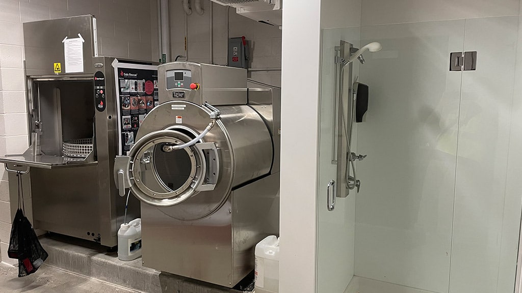 Cleaning equipment